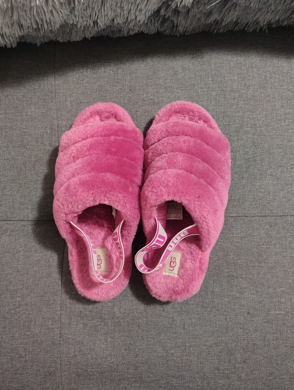 UGG Fluff Slide Slippers - Hot Pink